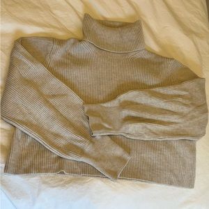 Aritzia Wilfred Cropped Turtleneck, Cream